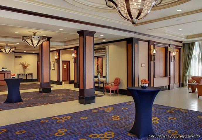 Courtyard By Marriott Toronto Hotel
