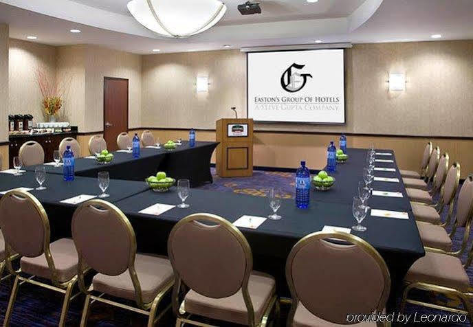 Courtyard By Marriott Toronto Hotel 3*